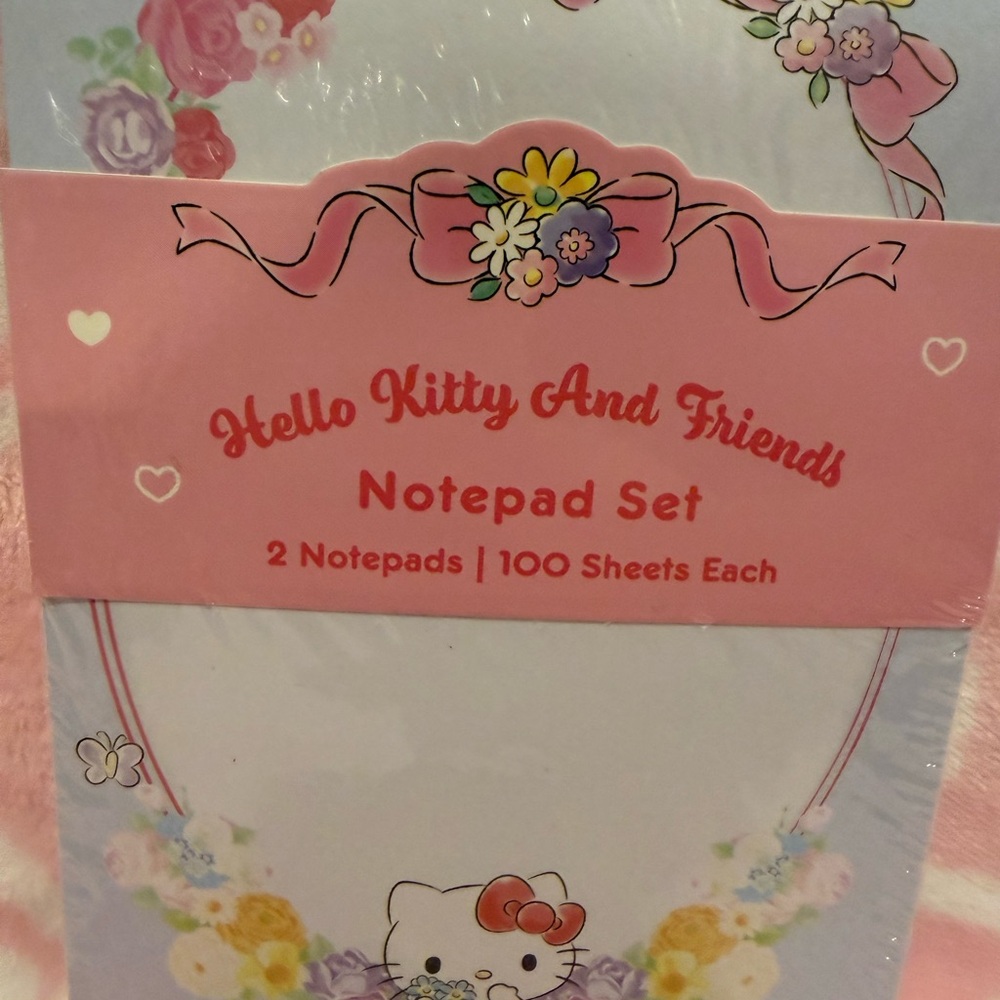 Hello Kitty Floral Notepad Duo - Picture 3 of 6